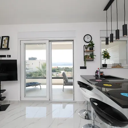 Two Bedroom With A Sea View In A Quiet Area Appartamento *