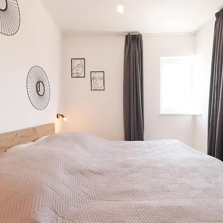 Two Bedroom With A Sea View In A Quiet Area Appartamento Turanj