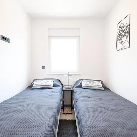 Two Bedroom With A Sea View In A Quiet Area Appartamento Turanj