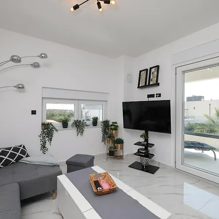 Two Bedroom With A Sea View In A Quiet Area Διαμέρισμα