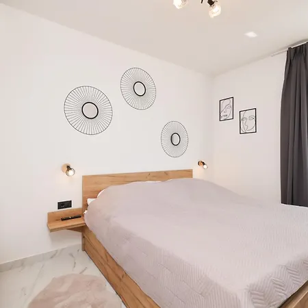 Two Bedroom With A Sea View In A Quiet Area Appartamento *