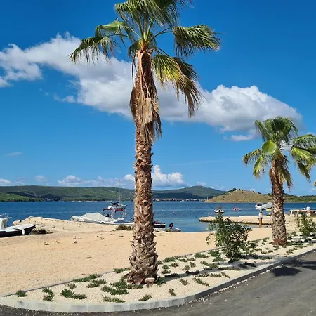 Two Bedroom With A Sea View In A Quiet Area Turanj